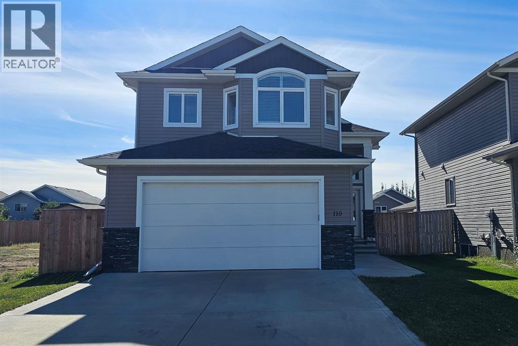 Listing photo – 110 CEDAR Square, Blackfalds