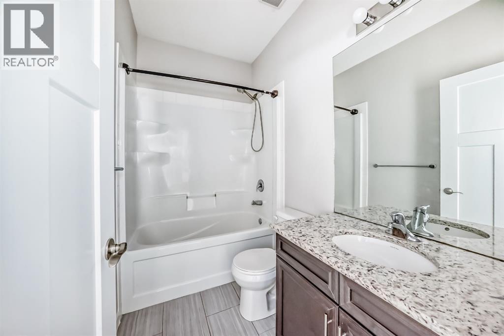 Listing photo – 110 CEDAR Square, Blackfalds