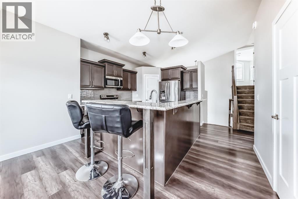 Listing photo – 110 CEDAR Square, Blackfalds