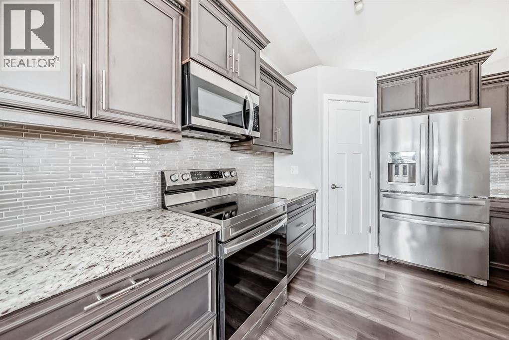 Listing photo – 110 CEDAR Square, Blackfalds