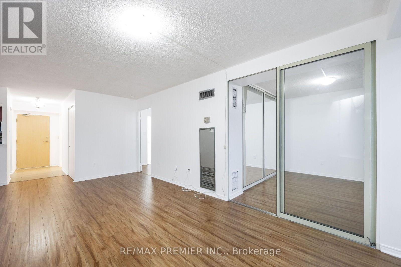 #1923 3 GREYSTONE WALK DRIVE - Image 24