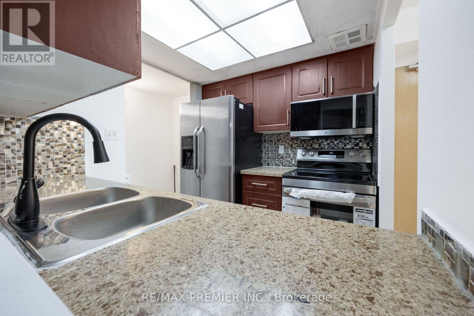 #1923 3 GREYSTONE WALK DRIVE - 36