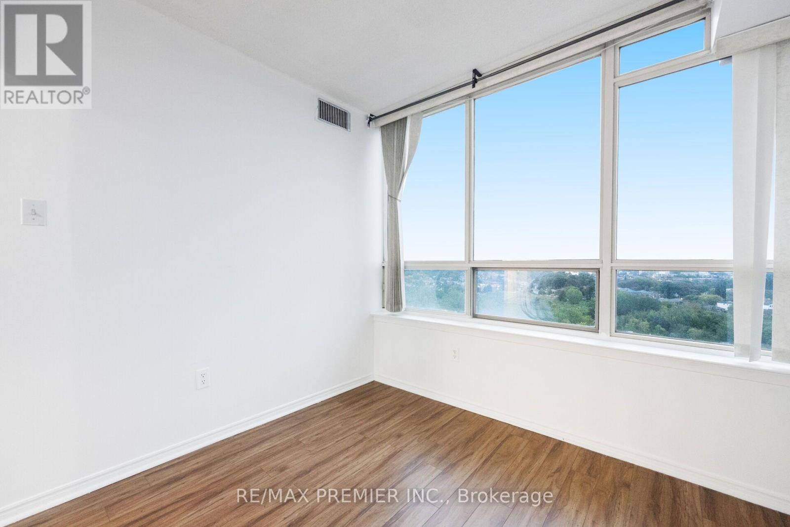 #1923 3 GREYSTONE WALK DRIVE - Image 43