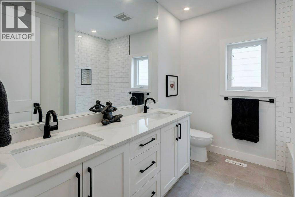1906 43 Avenue SW - Image 24