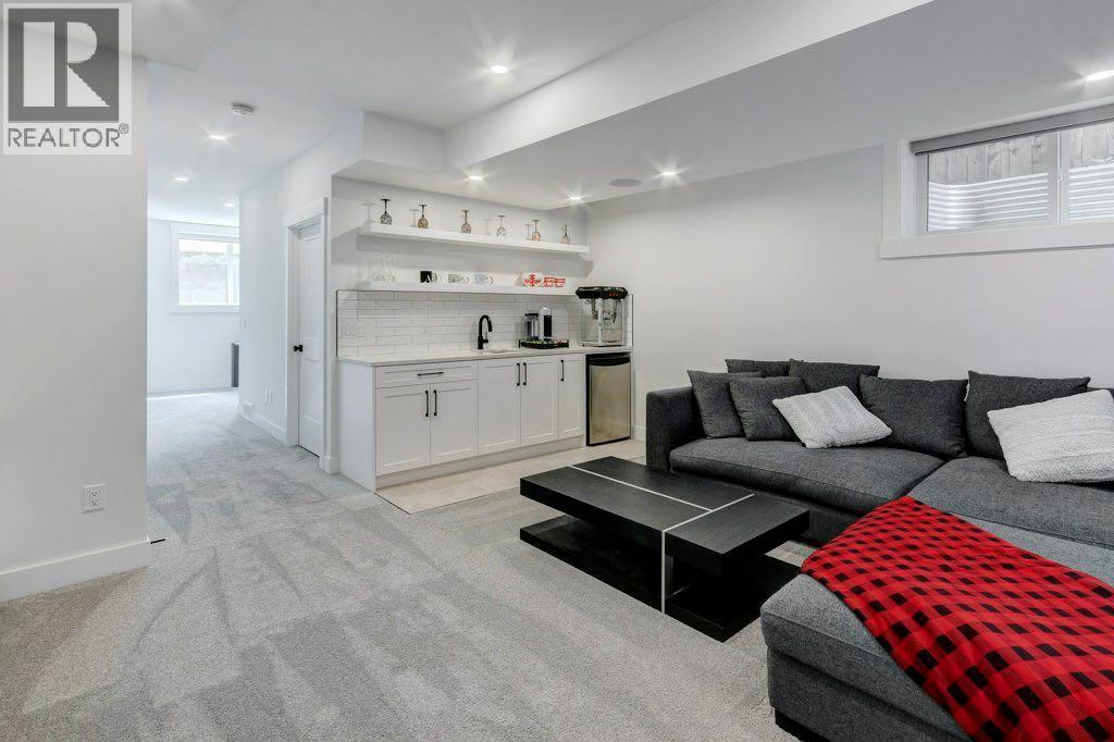 1906 43 Avenue SW - Image 27
