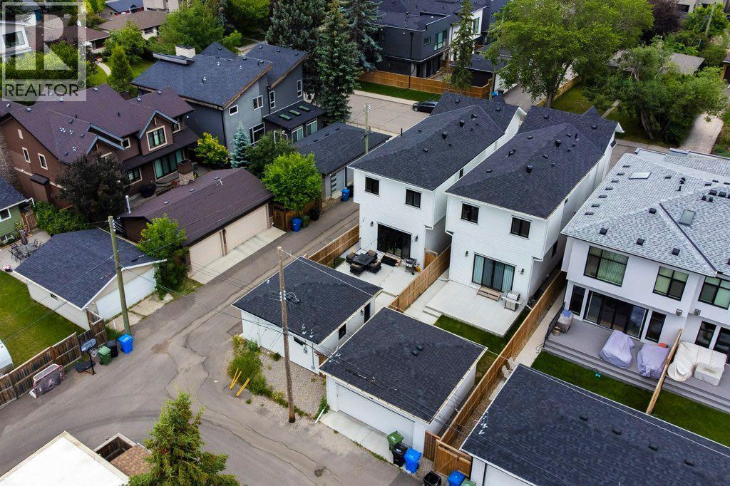 1906 43 Avenue SW - 36