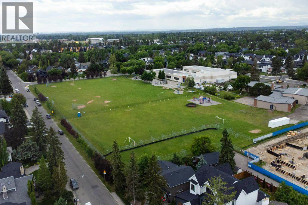 1906 43 Avenue SW - 47