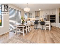 4pc Bathroom - 151 Cityside View Ne, Calgary, AB T3N2N4 Photo 7