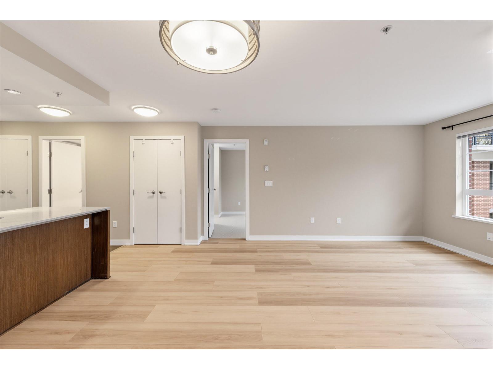 Photo of 205 2940 KING GEORGE BOULEVARD 17