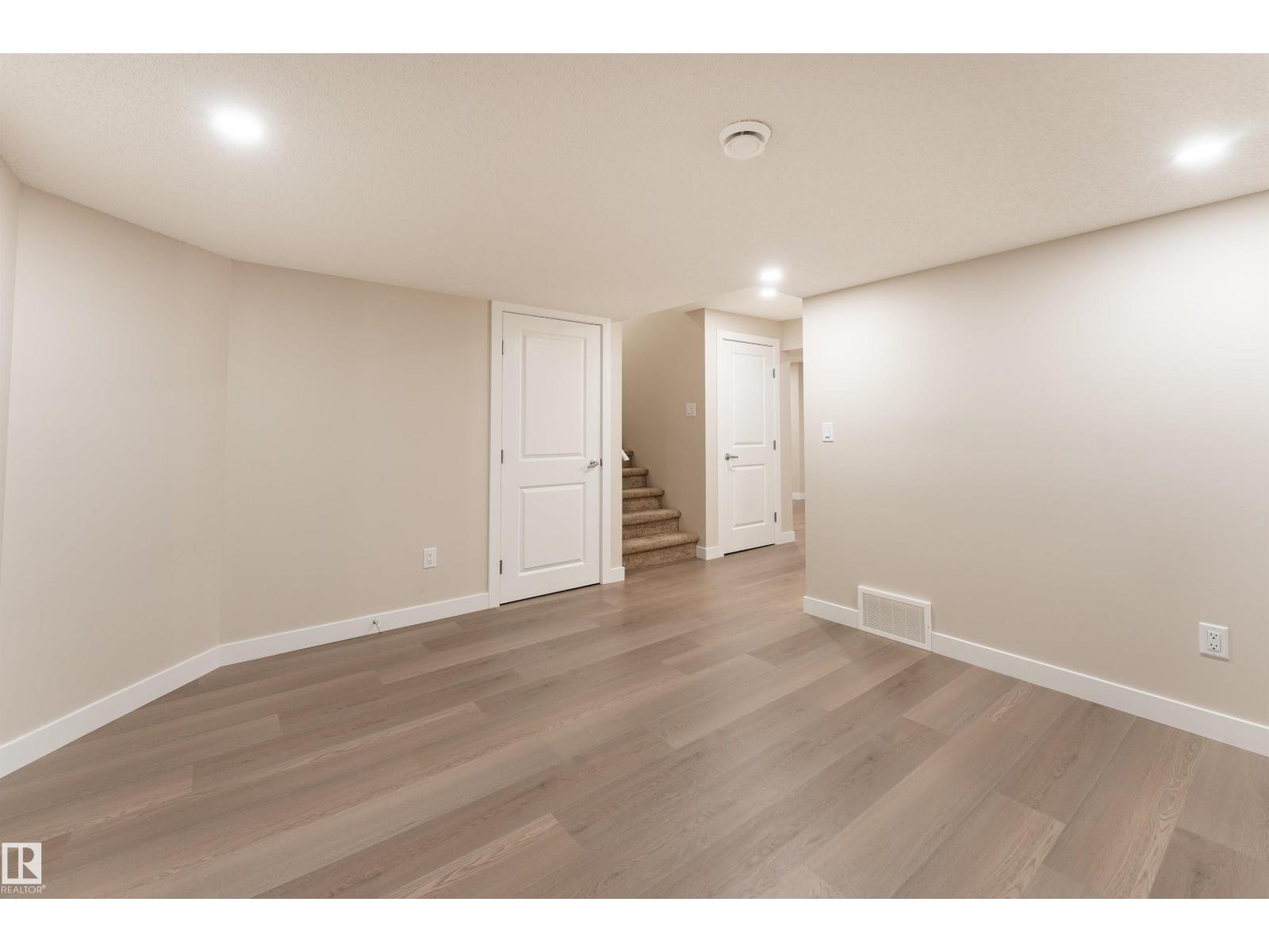 17523 56 ST NW - Image 38