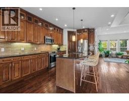Bedroom - 1133 39 Street Sw, Calgary, AB T3C1V3 Photo 8