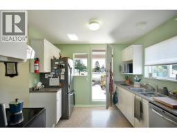 24 5610 Trail Avenue, Sechelt, BC V7Z0H8 Photo 10