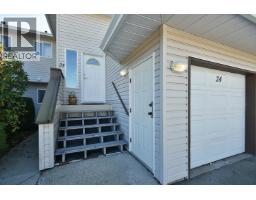 24 5610 Trail Avenue, Sechelt, BC V7Z0H8 Photo 23