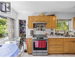 998 Fairway Drive, North Vancouver, BC V7G1L8 Photo 20