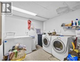 998 Fairway Drive, North Vancouver, BC V7G1L8 Photo 31