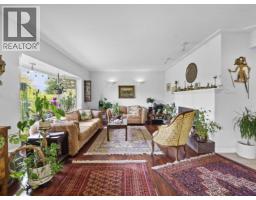 998 Fairway Drive, North Vancouver, BC V7G1L8 Photo 9