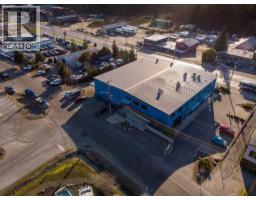 210 1058 Gibsons Way, Gibsons, BC V0N1V7 Photo 12