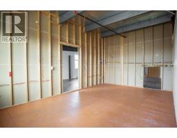 210 1058 Gibsons Way, Gibsons, BC V0N1V7 Photo 13