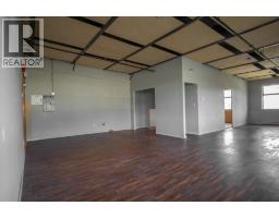 210 1058 Gibsons Way, Gibsons, BC V0N1V7 Photo 16