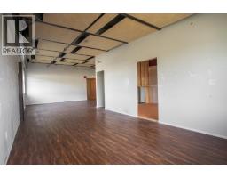 210 1058 Gibsons Way, Gibsons, BC V0N1V7 Photo 7