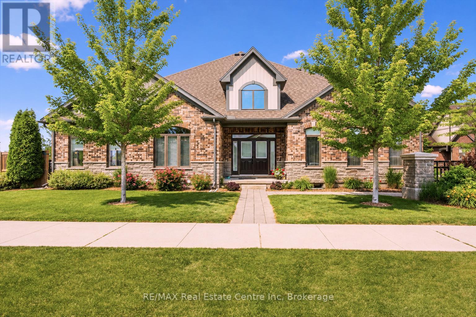 #1 39 KAY CRESCENT - 2