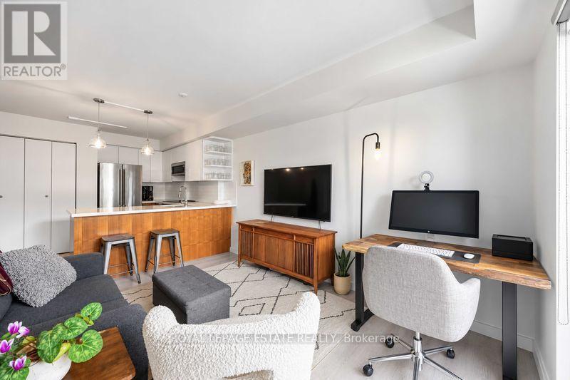 Photo of 140 Bathurst Avenue