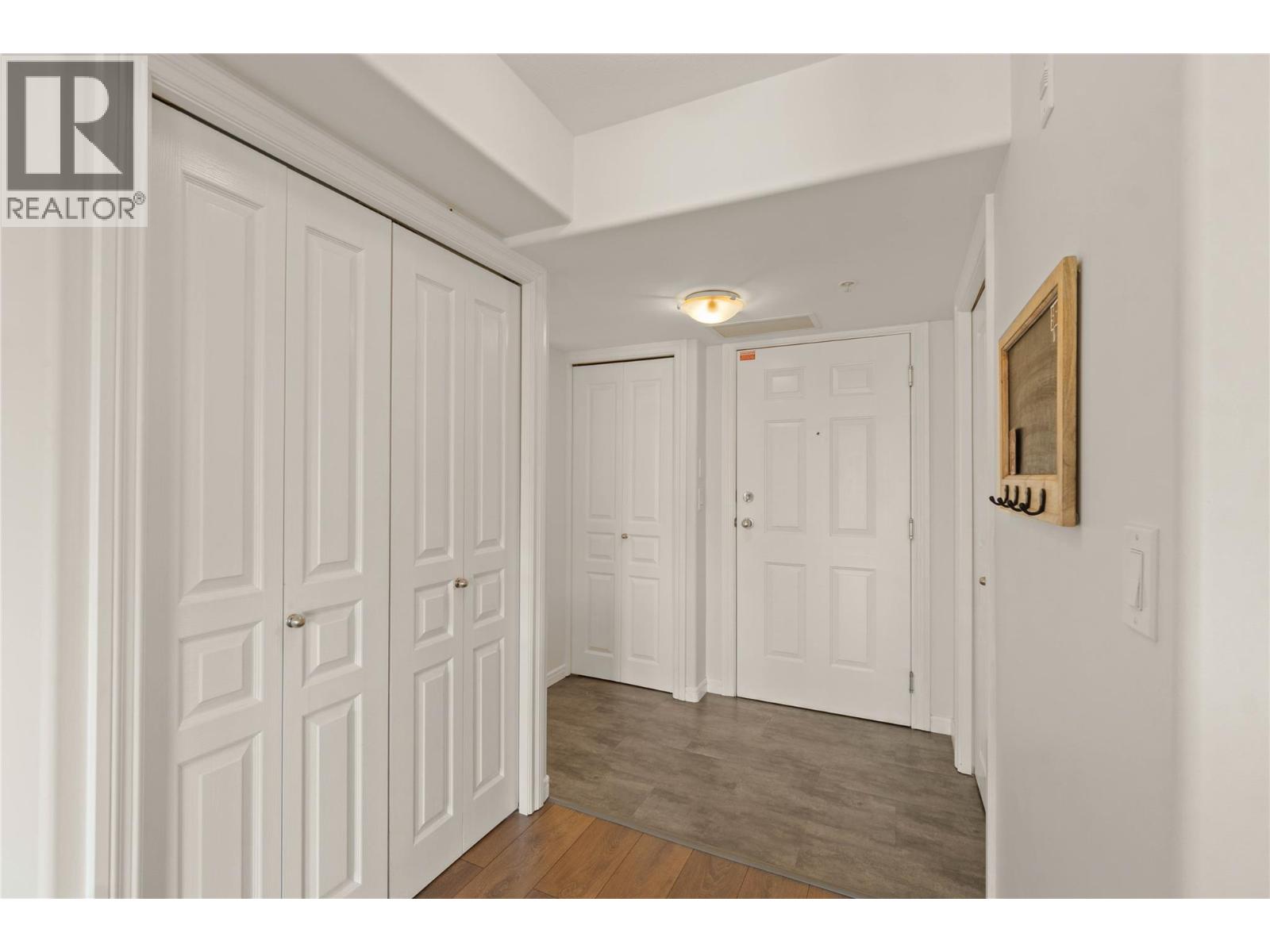 #405 970 LORNE Street - Image 32