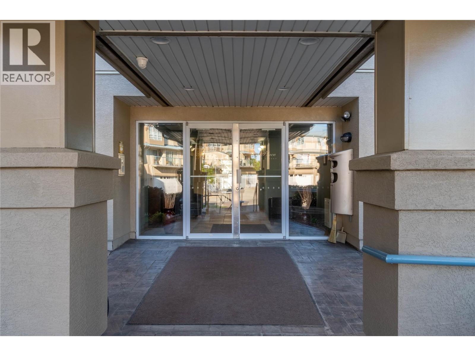 #405 970 LORNE Street - 40