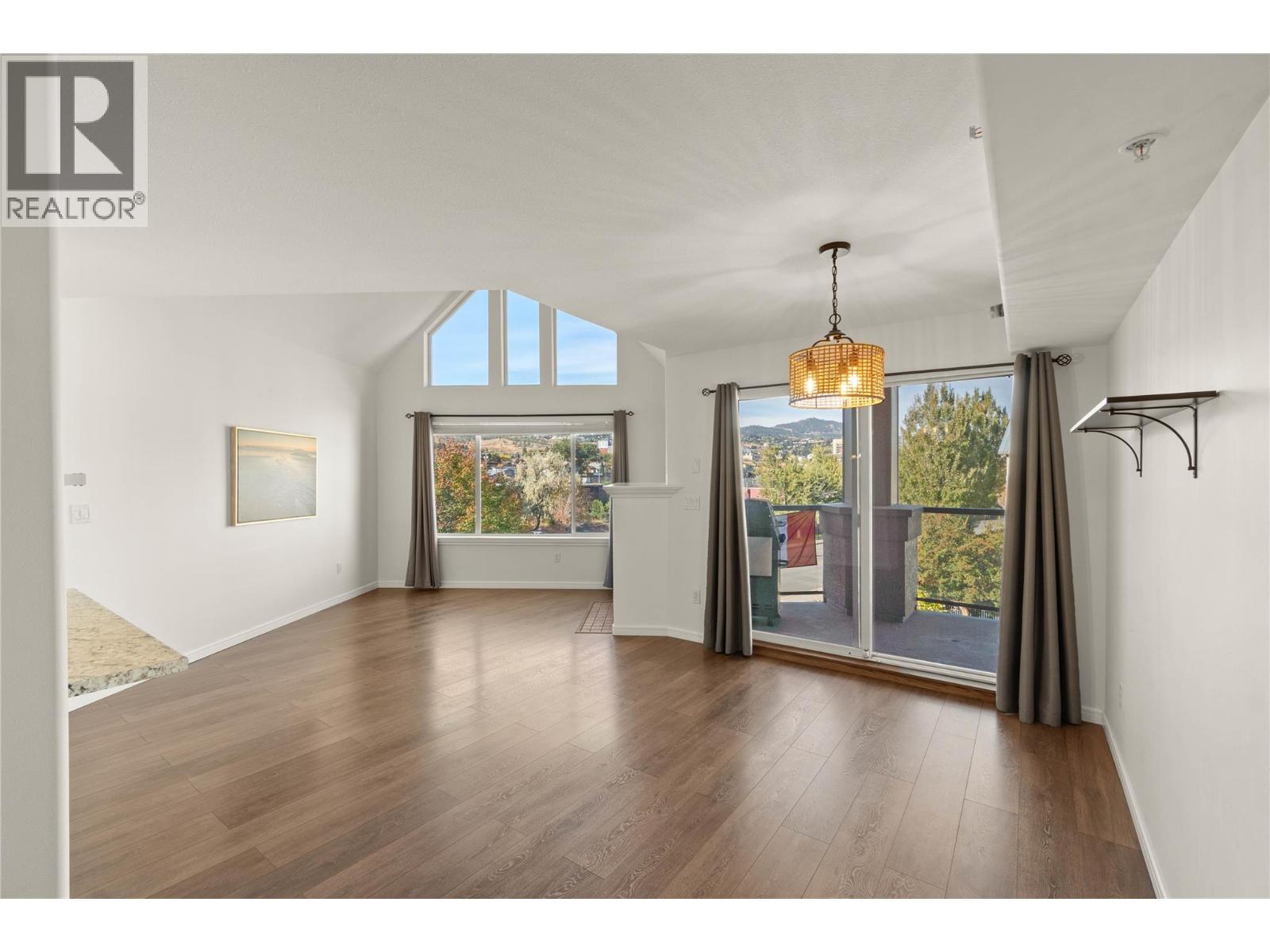 #405 970 LORNE Street - Image 18