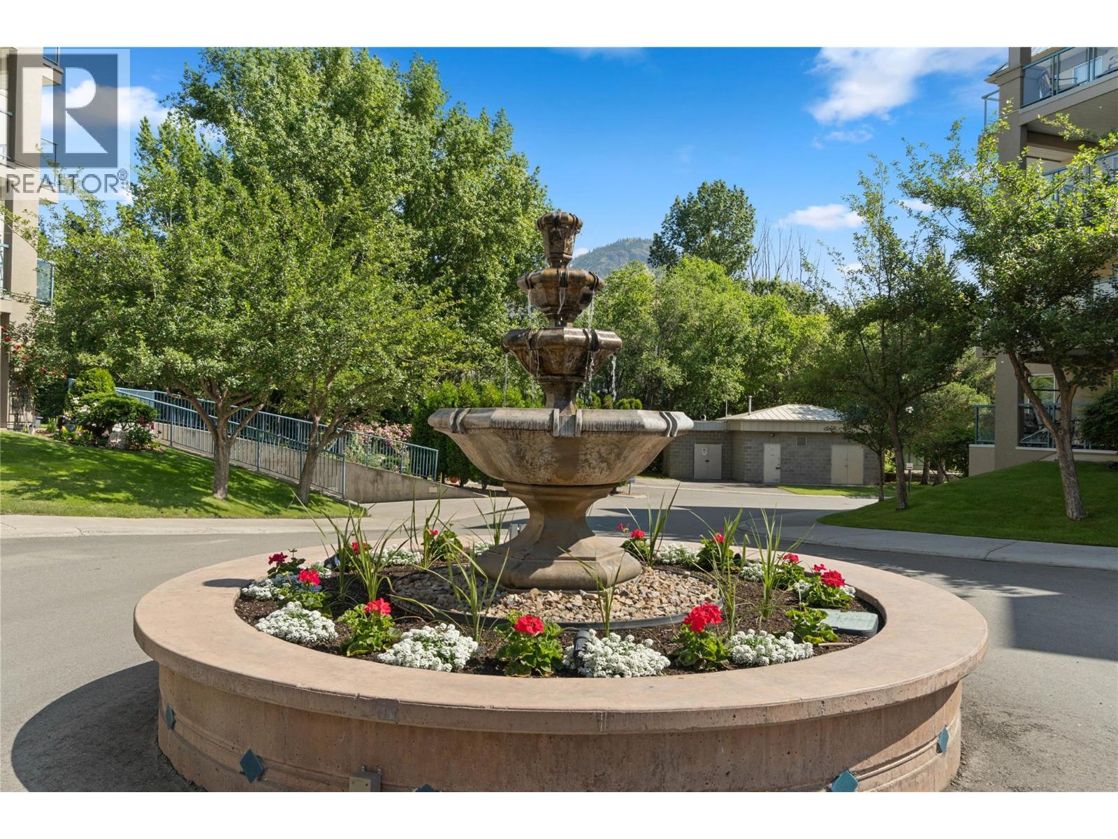 #405 970 LORNE Street - Image 14