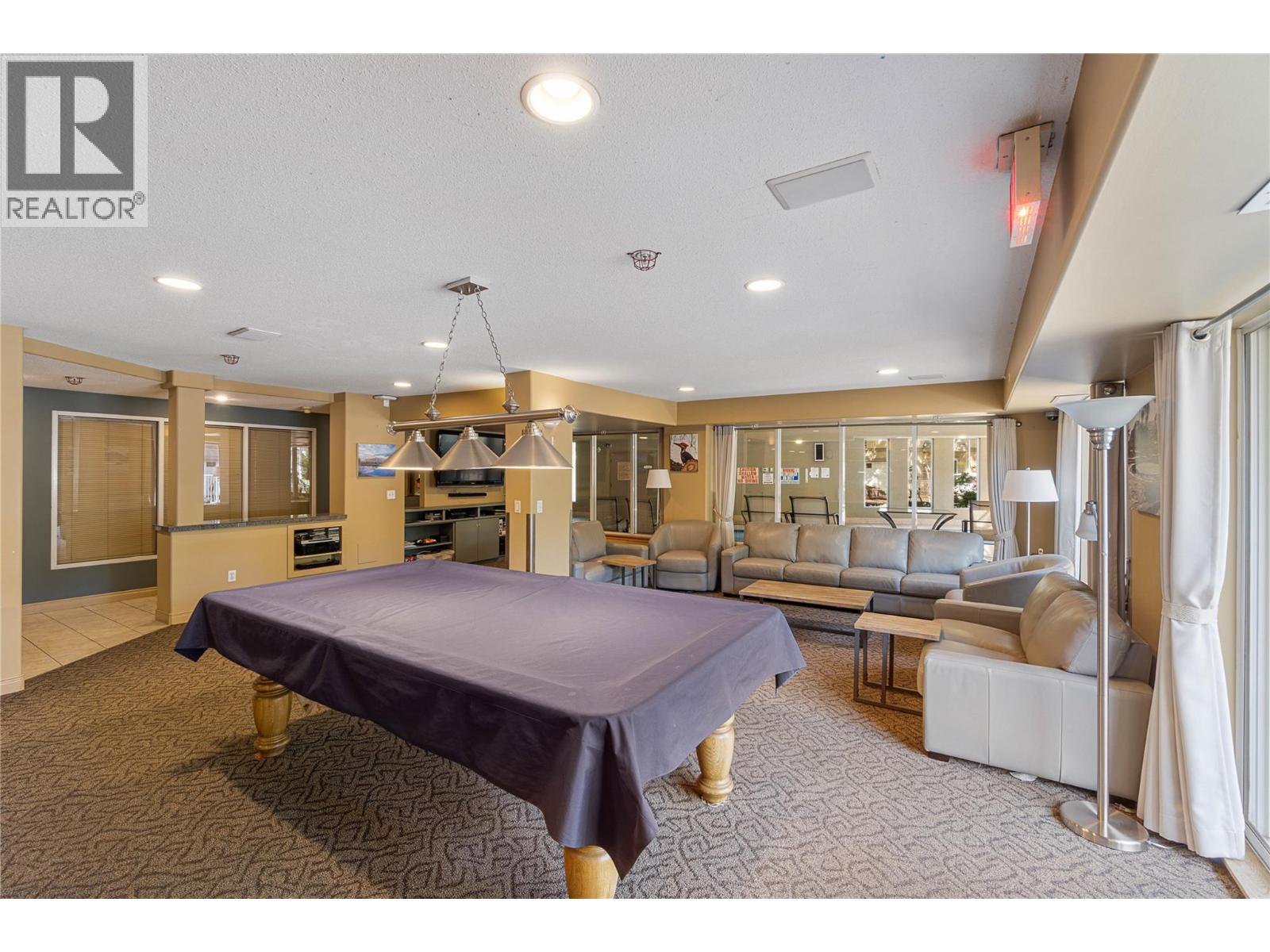 #405 970 LORNE Street - 10