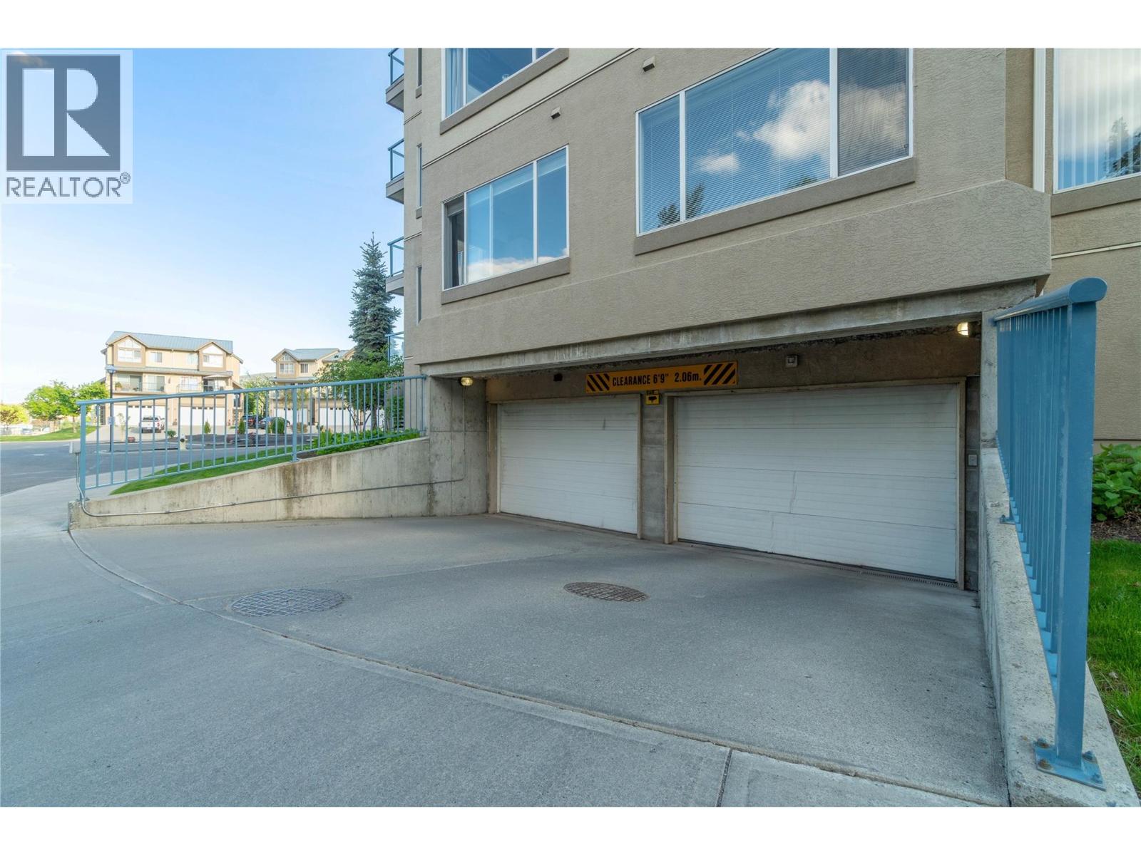 #405 970 LORNE Street - Image 15