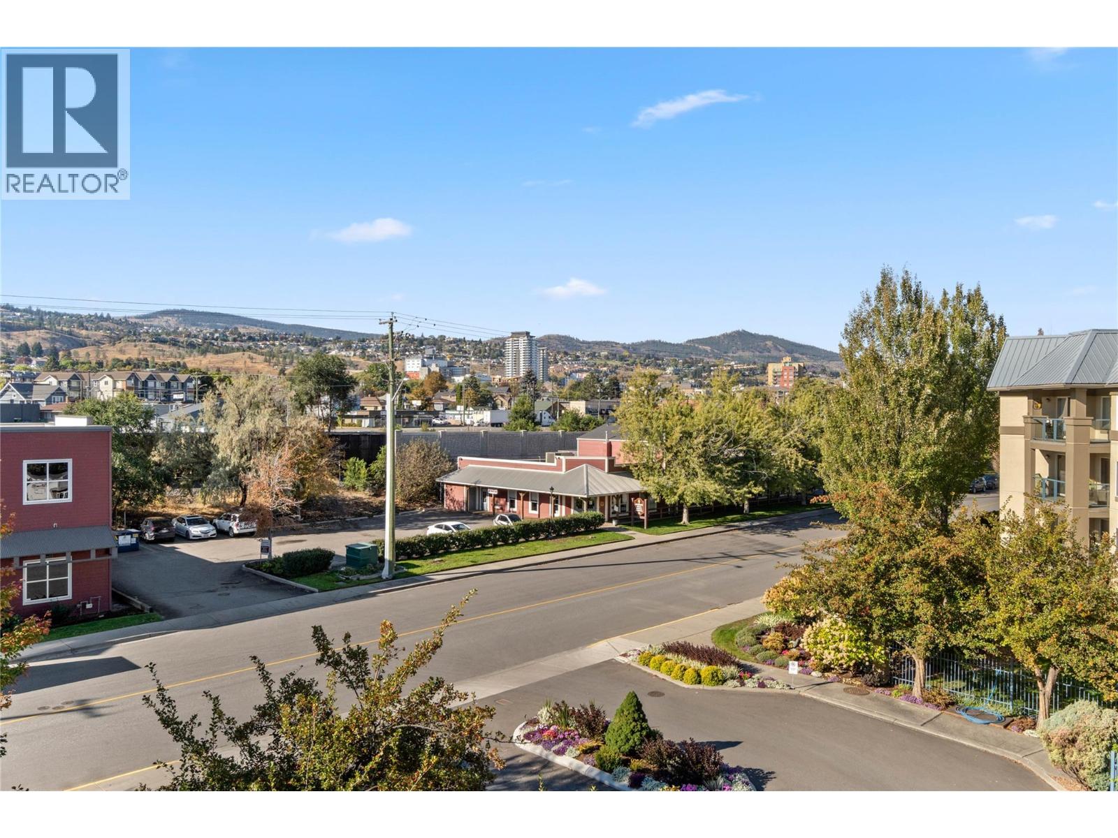 #405 970 LORNE Street - 34