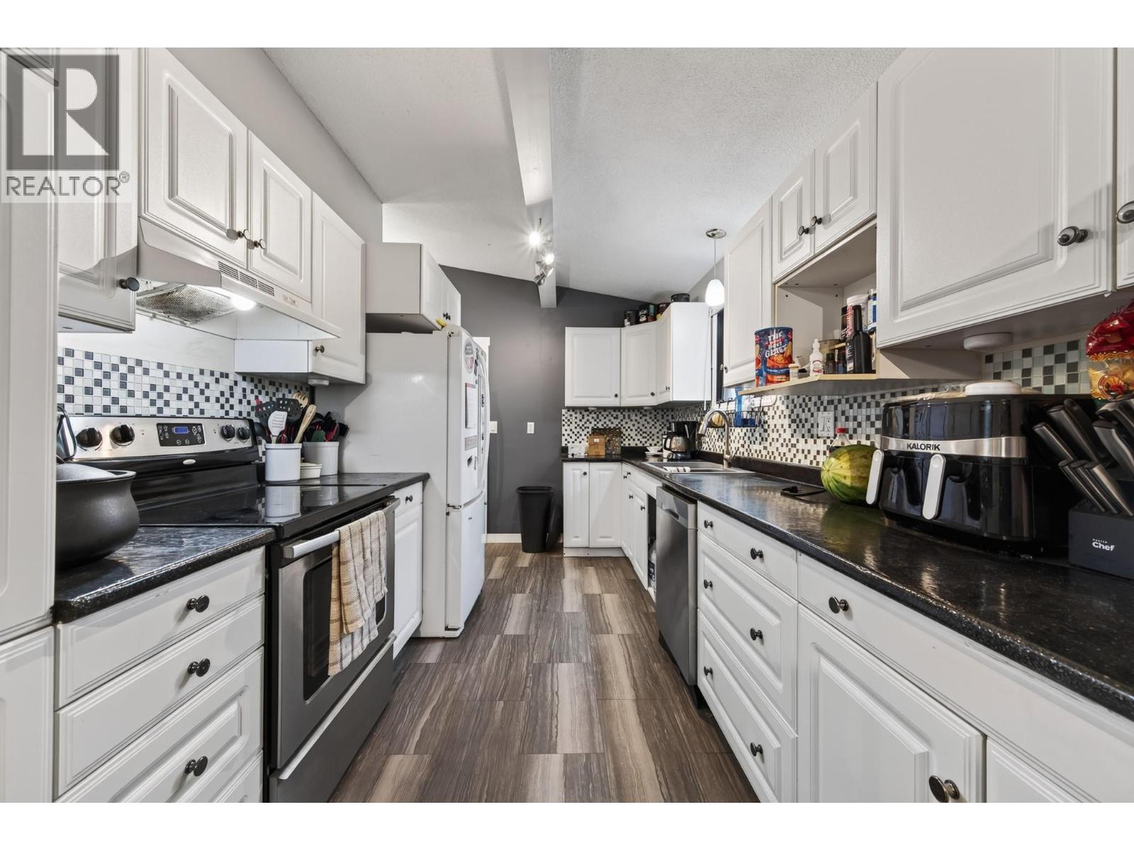 859 DEVER Drive - Image 5