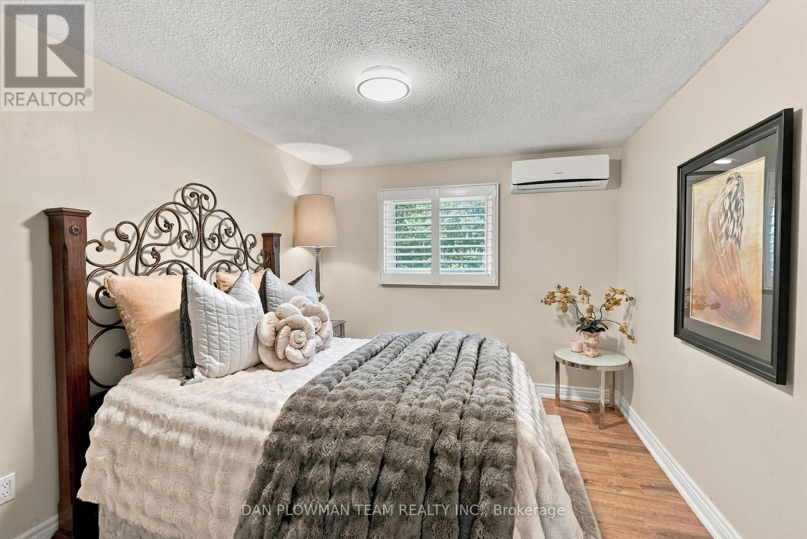 228 MEDINA COURT - 17