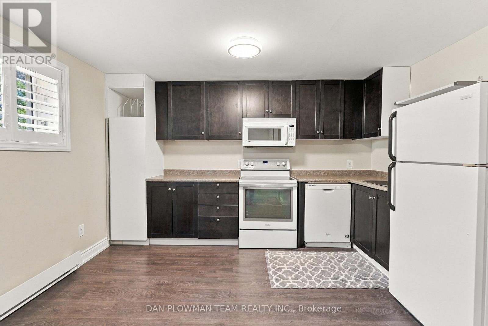 228 MEDINA COURT - 21