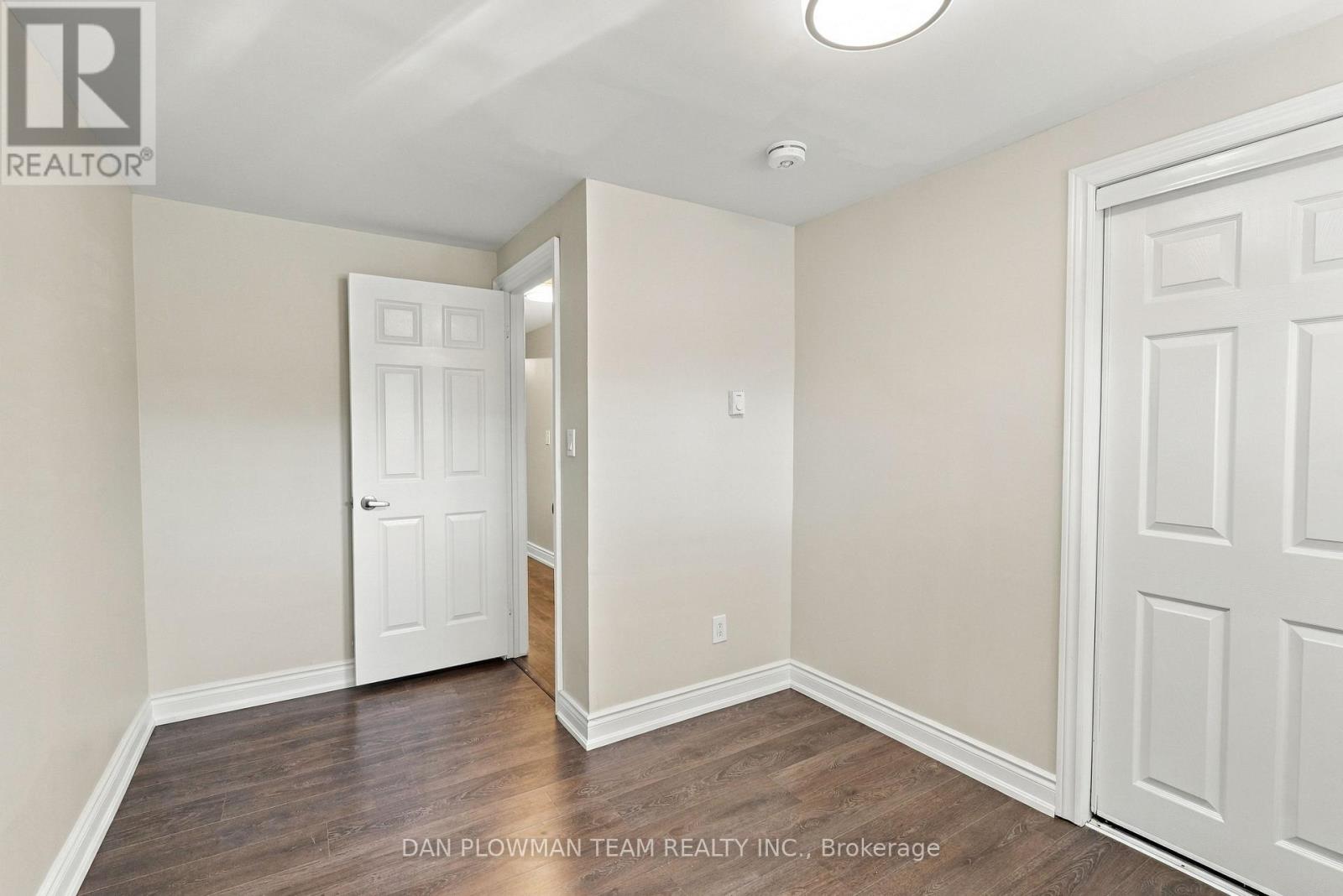 228 MEDINA COURT - 29