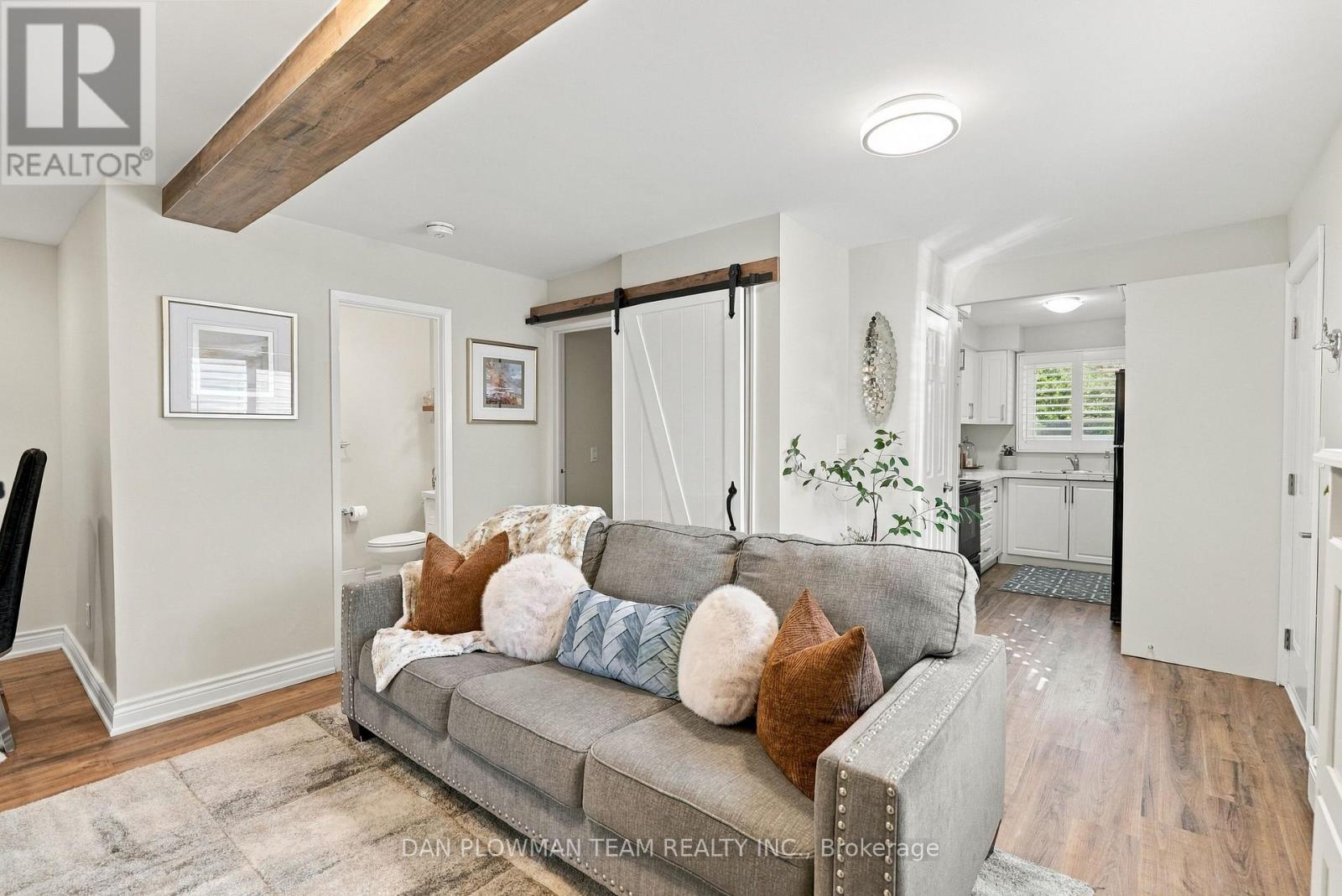 228 MEDINA COURT - 5