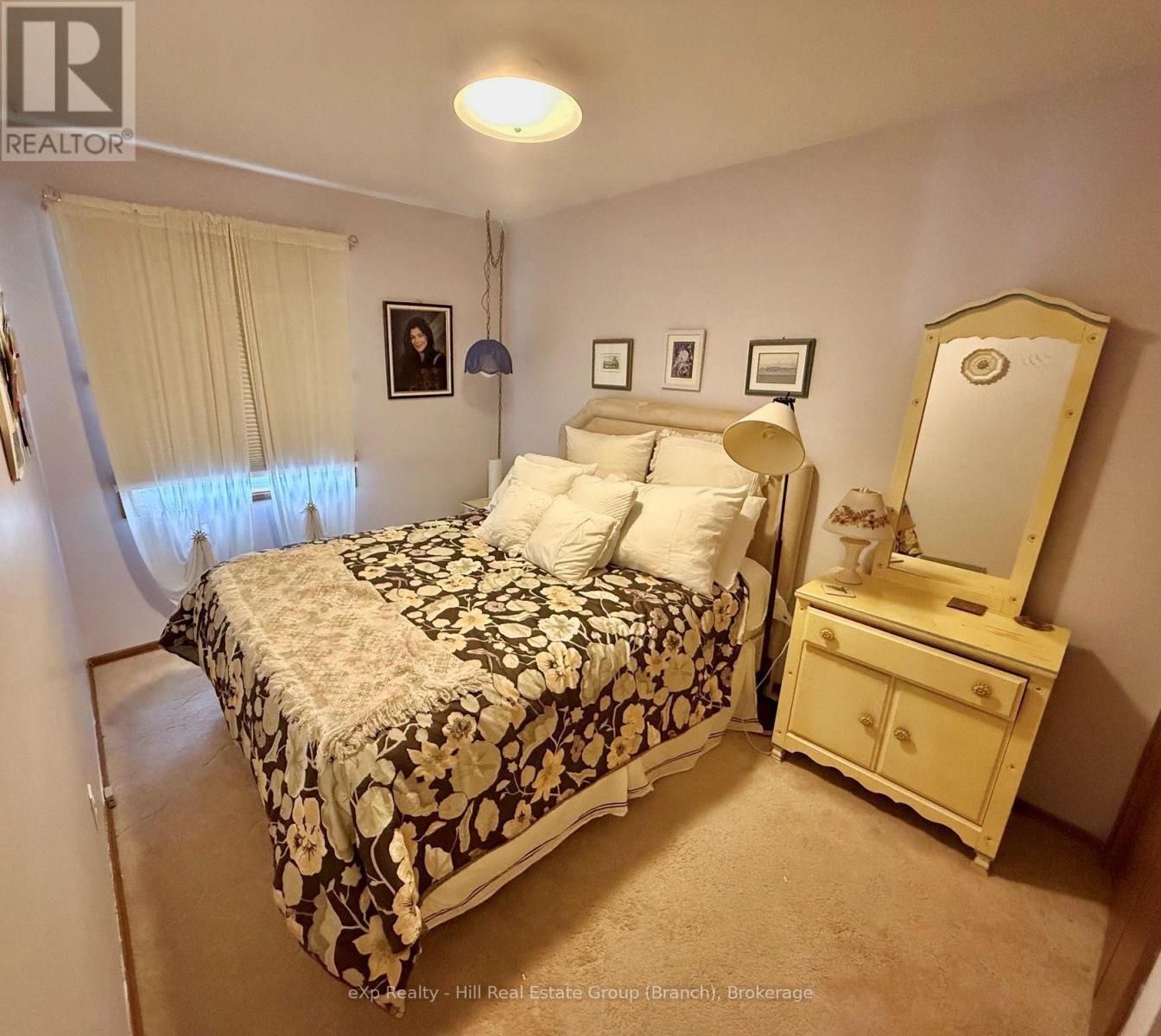 508 CAMBRIAN CRESCENT - 11