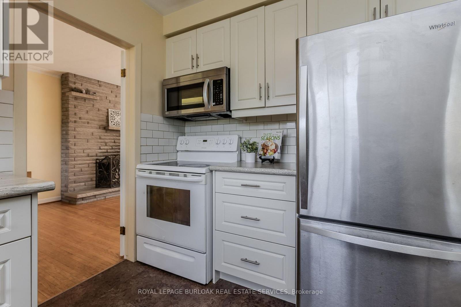 247 WALDEN DRIVE - Image 16