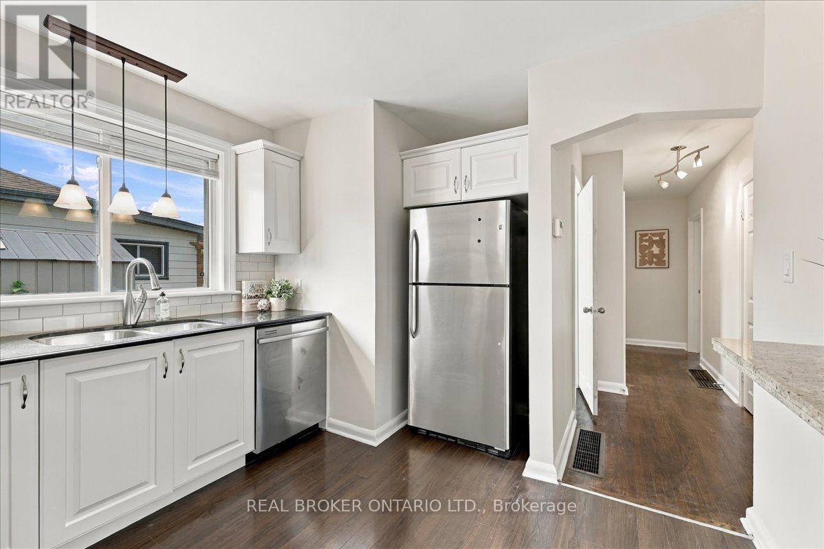 480 ROSSEAU ROAD - 10