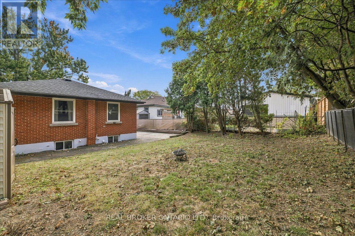 480 ROSSEAU ROAD - 25