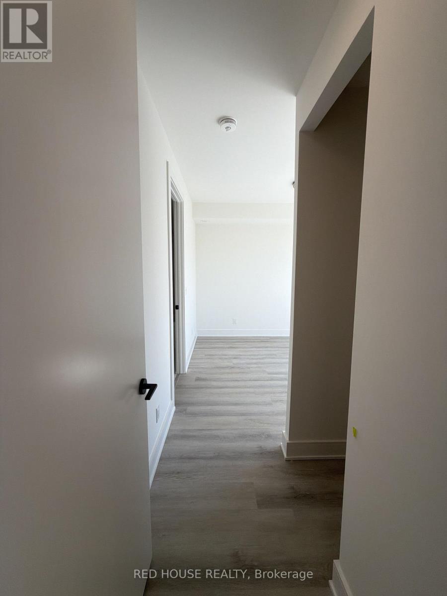 240 Ellis Avenue — photo 27