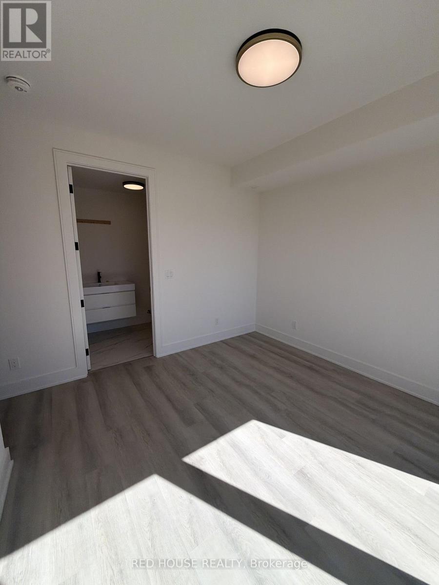 240 Ellis Avenue — photo 29