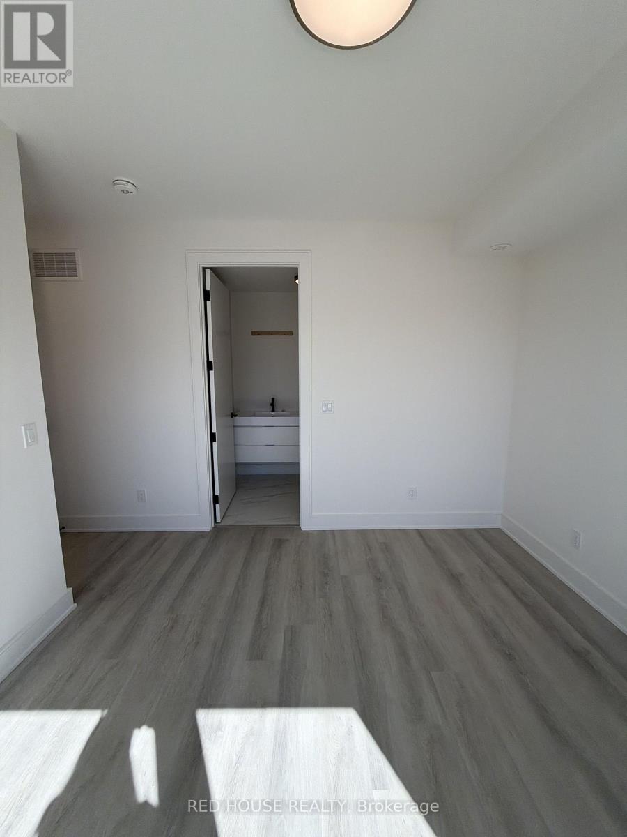 240 Ellis Avenue — photo 31