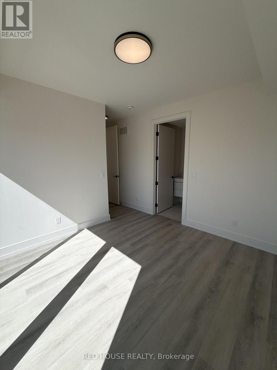 240 Ellis Avenue — photo 33