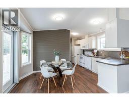 4pc Bathroom - 48 Chartwell Place Se, Medicine Hat, AB T1B0E4 Photo 11