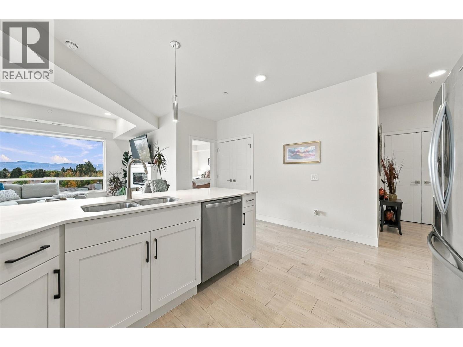 #302 651 DUNES Drive - Image 11