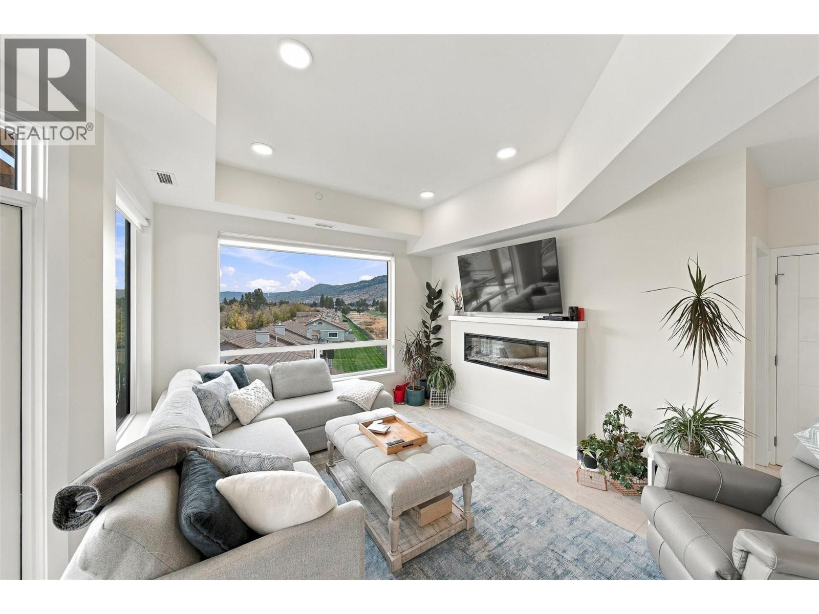 #302 651 DUNES Drive - 18