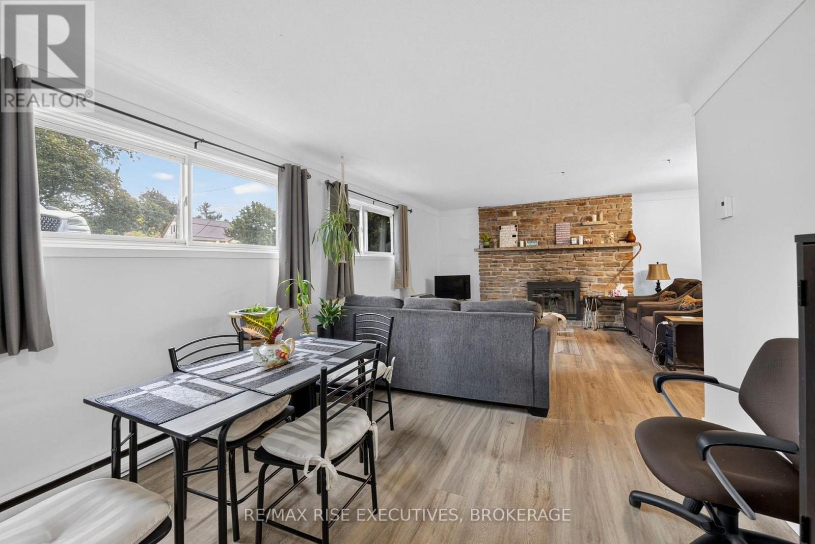33 MONTGOMERY BOULEVARD - 14